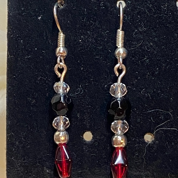 Hand Crafted earrings - Picture 2 of 3